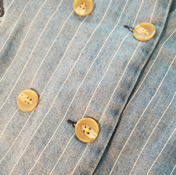 Blazer - Picture 2 of 4